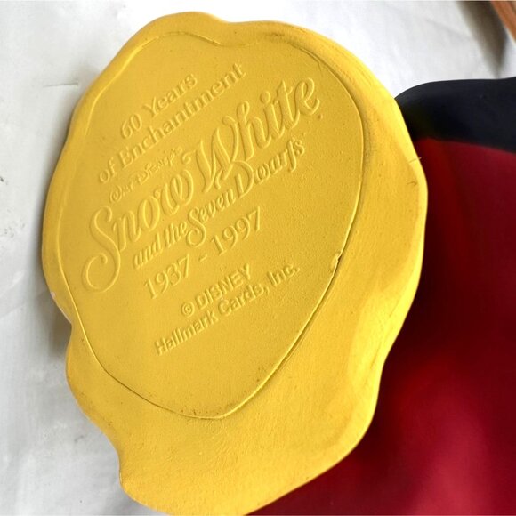 Hallmark Keepsake Ornament Set Of 2 Disney Snow White & Dwarf Anniversary Editio - Picture 6 of 11